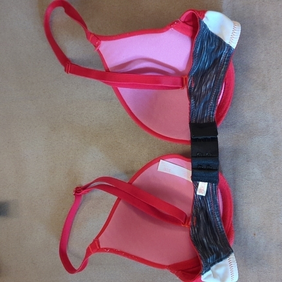 PINK Victoria's Secret Wear Everywhere Push- Up 32B Red - Picture 3 of 8